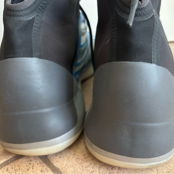Adidas Yeezy QNTM Men's Size 15 Frozen Blue Basketball Sneakers Glow